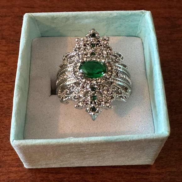 Crown Inlaid Emerald Green Gemstone, Lab created, Vintage Inspired Ring, Sz 7 - Picture 8 of 12